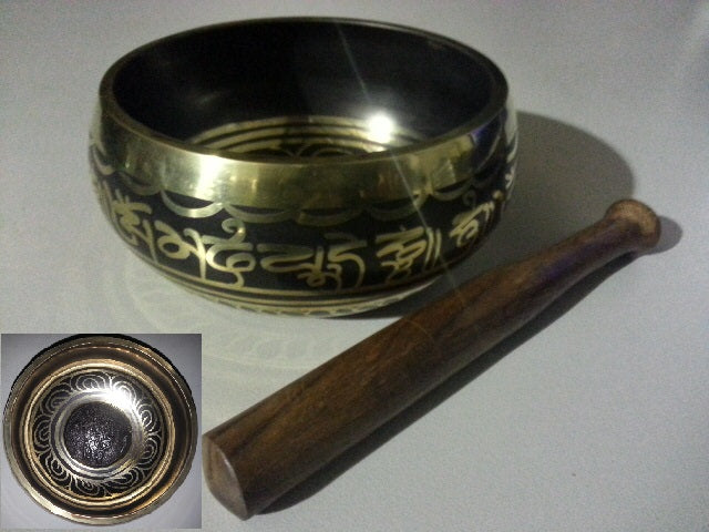 Brass Hand Tuned Tibetan Singing Bowl (Gold Design)